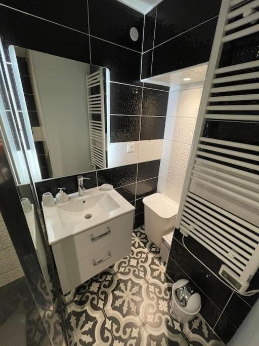 Le Sunny-Hyper Centre -Proche Gare - Paisible -Wifi Hd -Netflix-Ideal Couple Business Et Famille Niort Eksteriør bilde